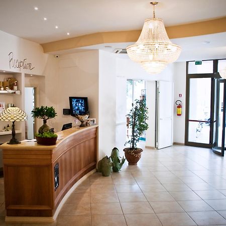 Sovrana Hotel & Spa Rimini Eksteriør bilde