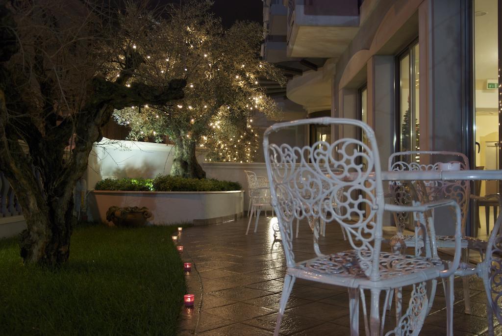 Sovrana Hotel & Spa Rimini Eksteriør bilde